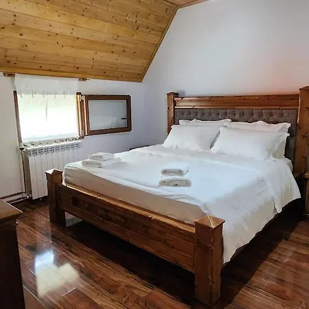 E Arberit Villa